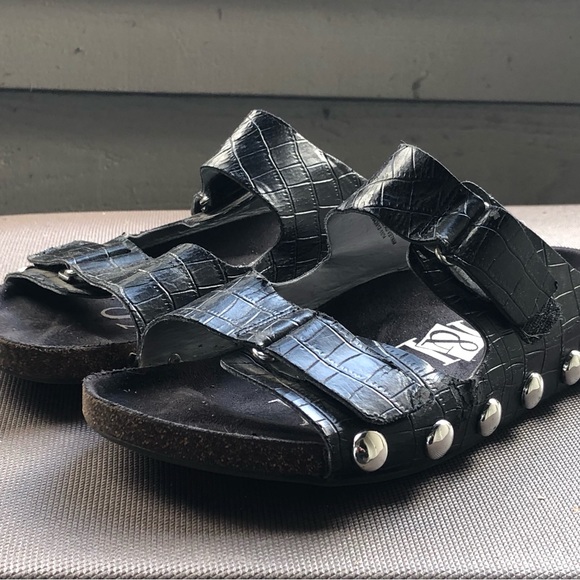 Sam & Libby Black Leather with Studs Buckle Sandals Size 8 - Picture 10 of 13